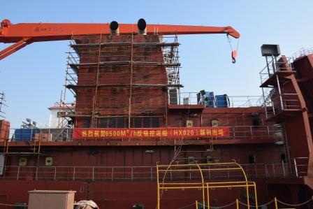 江蘇海新重工熱烈慶祝4艘船舶同日下水、出塢